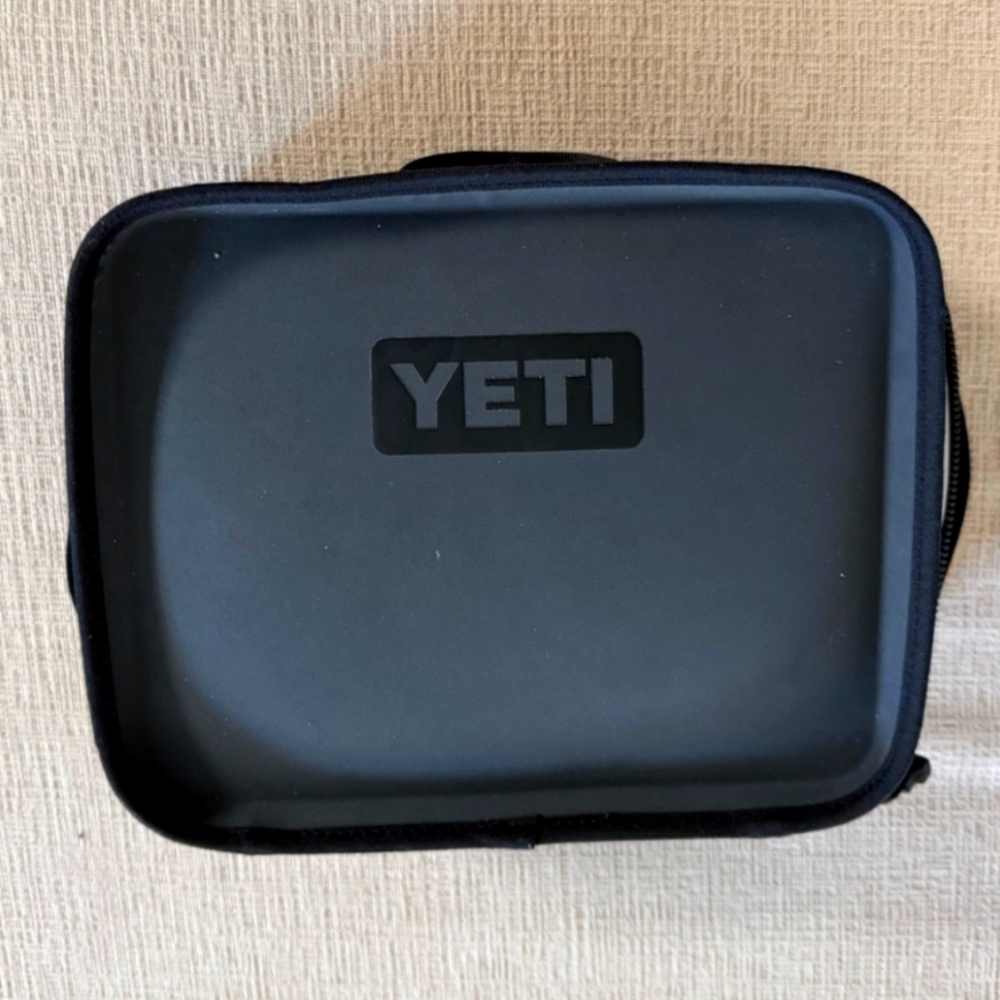YETI Black DayTrip Lunch Box